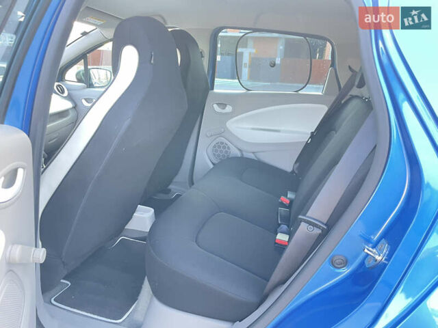 Синий Рено Зое, объемом двигателя 0 л и пробегом 93 тыс. км за 7599 $, фото 39 на Automoto.ua