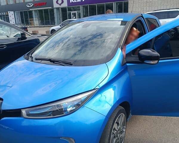 Синий Рено Зое, объемом двигателя 0 л и пробегом 140 тыс. км за 9500 $, фото 6 на Automoto.ua