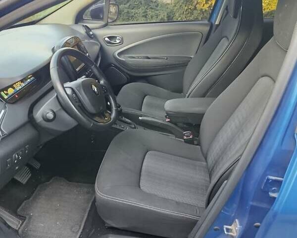 Синий Рено Зое, объемом двигателя 0 л и пробегом 140 тыс. км за 9500 $, фото 4 на Automoto.ua