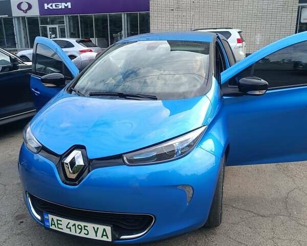 Синий Рено Зое, объемом двигателя 0 л и пробегом 140 тыс. км за 9500 $, фото 7 на Automoto.ua
