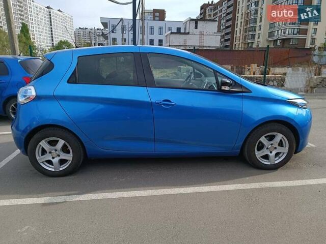Синий Рено Зое, объемом двигателя 0 л и пробегом 77 тыс. км за 6500 $, фото 5 на Automoto.ua