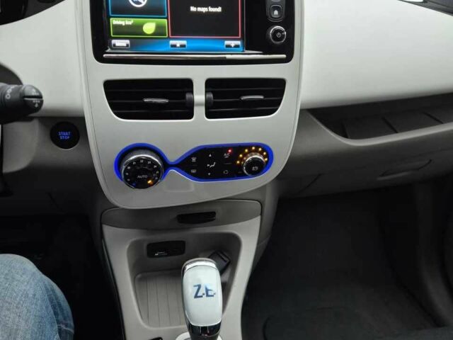 Рено Зое 2016 у Києві на Automoto.ua Синій Рено Зое, об'ємом двигуна 0 л та пробігом 65 тис. км за 5900 $, фото 7 на Automoto.ua