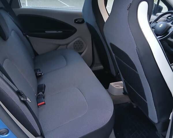 Синий Рено Зое, объемом двигателя 0 л и пробегом 84 тыс. км за 7800 $, фото 5 на Automoto.ua