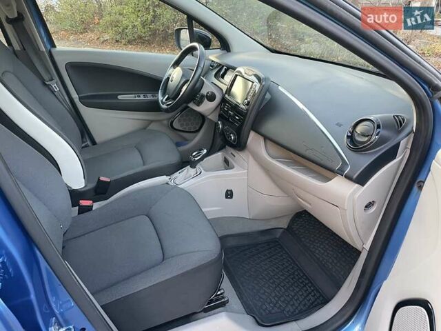 Синий Рено Зое, объемом двигателя 0 л и пробегом 105 тыс. км за 7150 $, фото 14 на Automoto.ua