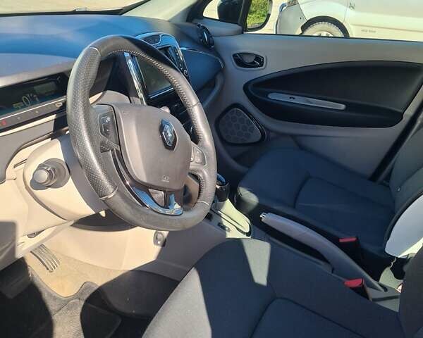 Синий Рено Зое, объемом двигателя 0 л и пробегом 78 тыс. км за 8000 $, фото 10 на Automoto.ua