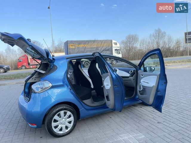 Синий Рено Зое, объемом двигателя 0 л и пробегом 93 тыс. км за 7599 $, фото 68 на Automoto.ua