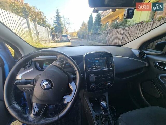Синий Рено Зое, объемом двигателя 0 л и пробегом 130 тыс. км за 8900 $, фото 6 на Automoto.ua