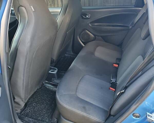 Синий Рено Зое, объемом двигателя 0 л и пробегом 130 тыс. км за 8900 $, фото 3 на Automoto.ua