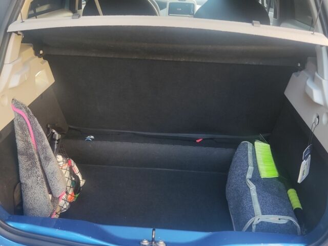 Синий Рено Зое, объемом двигателя 0 л и пробегом 77 тыс. км за 7999 $, фото 7 на Automoto.ua