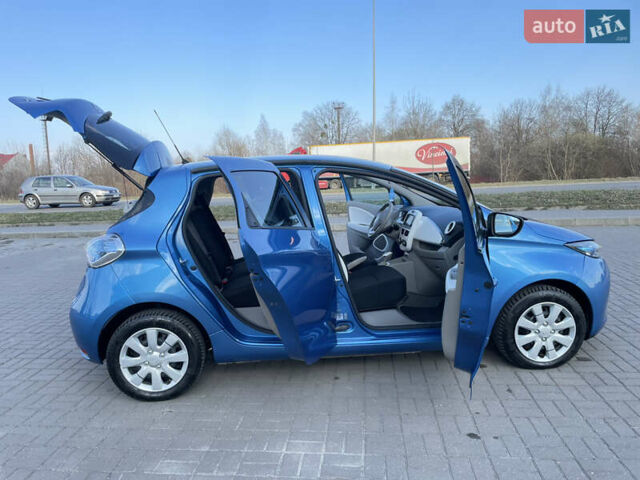 Синий Рено Зое, объемом двигателя 0 л и пробегом 93 тыс. км за 7599 $, фото 69 на Automoto.ua