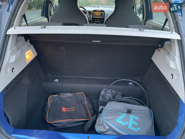 Рено Зое 2016 у Луцьку на Automoto.ua Синій Рено Зое, об'ємом двигуна 0 л та пробігом 71 тис. км за 7300 $, фото 29 на Automoto.ua