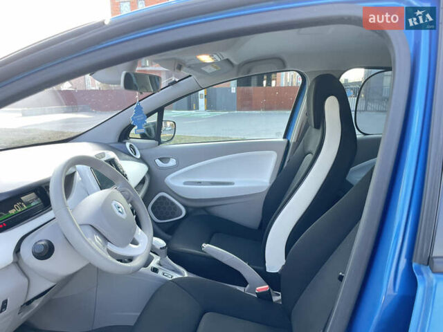 Синий Рено Зое, объемом двигателя 0 л и пробегом 93 тыс. км за 7599 $, фото 23 на Automoto.ua