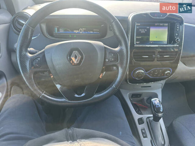 Синий Рено Зое, объемом двигателя 0 л и пробегом 181 тыс. км за 6600 $, фото 16 на Automoto.ua