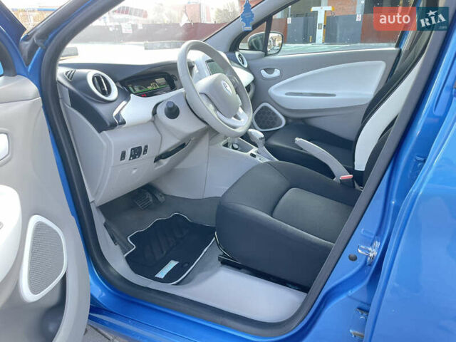 Синий Рено Зое, объемом двигателя 0 л и пробегом 93 тыс. км за 7599 $, фото 22 на Automoto.ua