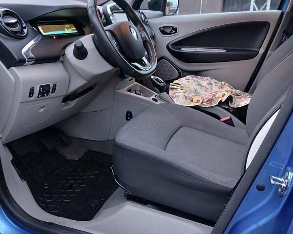 Синий Рено Зое, объемом двигателя 0 л и пробегом 84 тыс. км за 7800 $, фото 7 на Automoto.ua