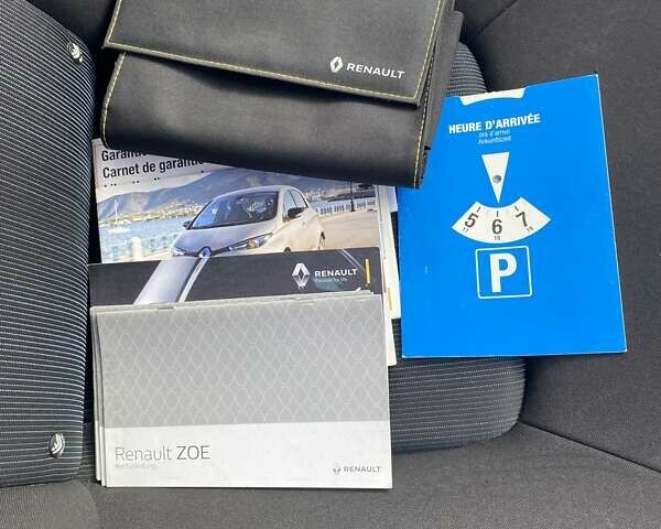 Синий Рено Зое, объемом двигателя 0 л и пробегом 240 тыс. км за 7600 $, фото 13 на Automoto.ua