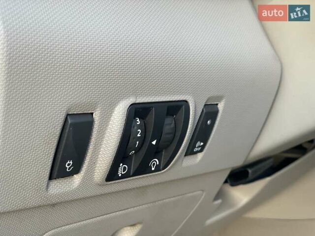 Синий Рено Зое, объемом двигателя 0 л и пробегом 105 тыс. км за 7150 $, фото 26 на Automoto.ua