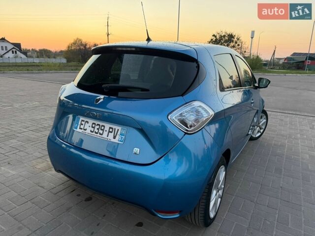 Синий Рено Зое, объемом двигателя 0 л и пробегом 90 тыс. км за 7500 $, фото 12 на Automoto.ua