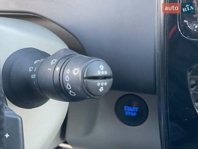 Синий Рено Зое, объемом двигателя 0 л и пробегом 105 тыс. км за 7150 $, фото 28 на Automoto.ua