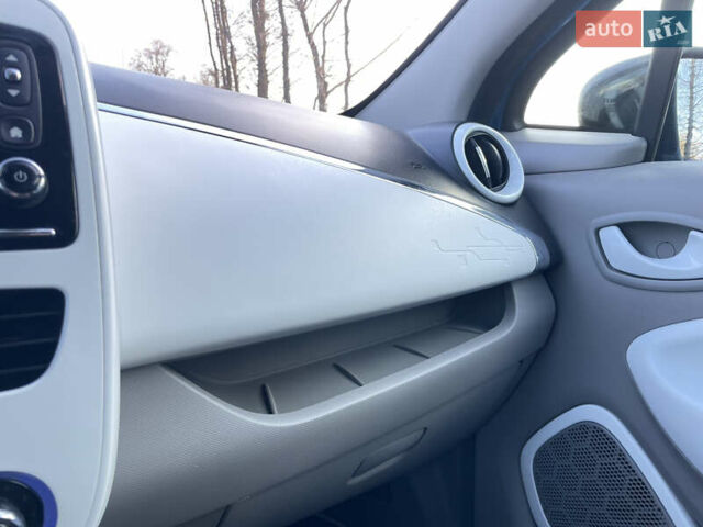 Синий Рено Зое, объемом двигателя 0 л и пробегом 93 тыс. км за 7599 $, фото 37 на Automoto.ua