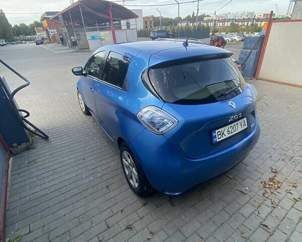 Синий Рено Зое, объемом двигателя 0 л и пробегом 240 тыс. км за 7600 $, фото 7 на Automoto.ua
