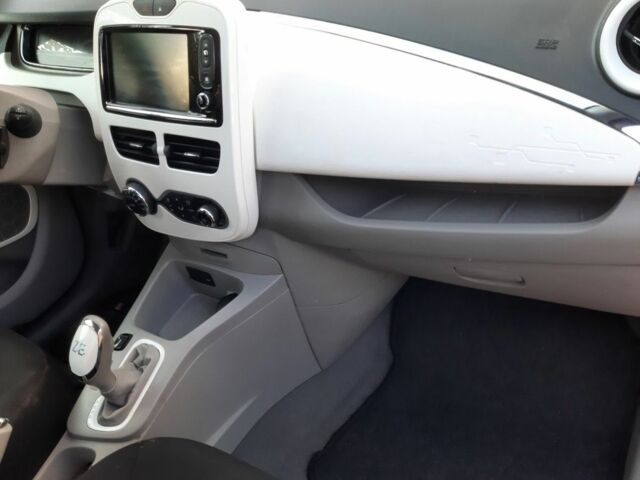 Синий Рено Зое, объемом двигателя 0 л и пробегом 130 тыс. км за 3900 $, фото 5 на Automoto.ua