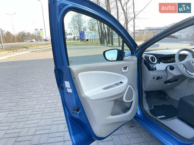 Синий Рено Зое, объемом двигателя 0 л и пробегом 93 тыс. км за 7599 $, фото 21 на Automoto.ua