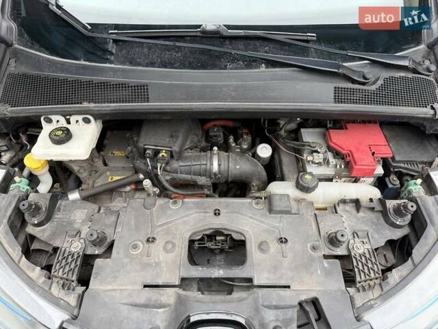Синій Рено Зое, об'ємом двигуна 0 л та пробігом 104 тис. км за 5700 $, фото 25 на Automoto.ua