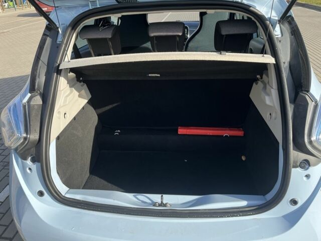 Синий Рено Зое, объемом двигателя 0 л и пробегом 171 тыс. км за 6499 $, фото 4 на Automoto.ua