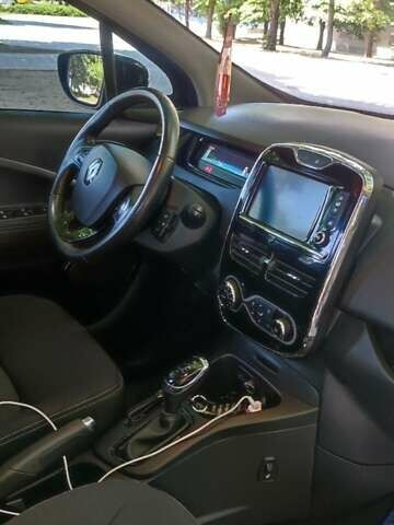 Синий Рено Зое, объемом двигателя 0 л и пробегом 149 тыс. км за 9400 $, фото 12 на Automoto.ua