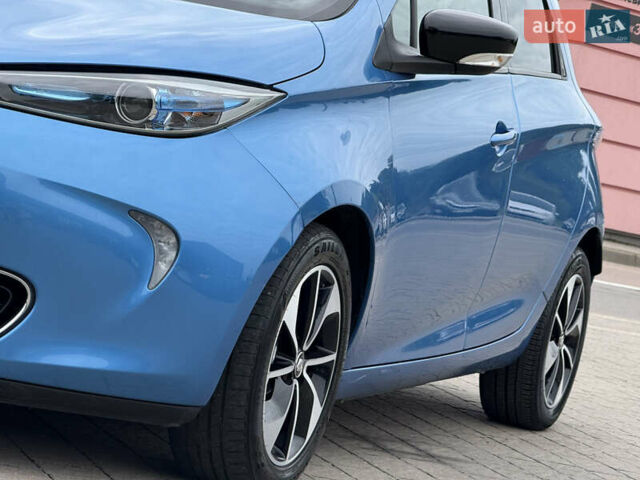 Синий Рено Зое, объемом двигателя 0 л и пробегом 99 тыс. км за 9500 $, фото 7 на Automoto.ua