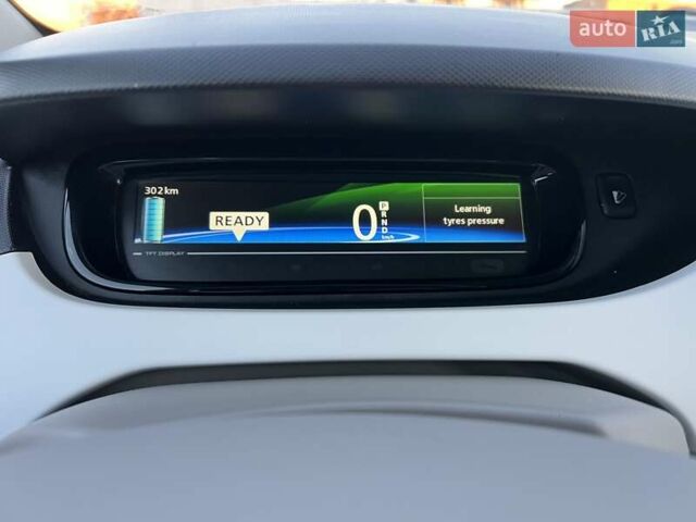 Синий Рено Зое, объемом двигателя 0 л и пробегом 130 тыс. км за 8450 $, фото 24 на Automoto.ua