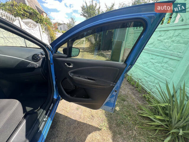 Синий Рено Зое, объемом двигателя 0 л и пробегом 128 тыс. км за 10199 $, фото 17 на Automoto.ua