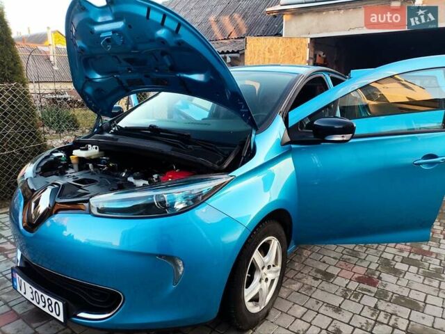 Синий Рено Зое, объемом двигателя 0 л и пробегом 95 тыс. км за 9200 $, фото 24 на Automoto.ua
