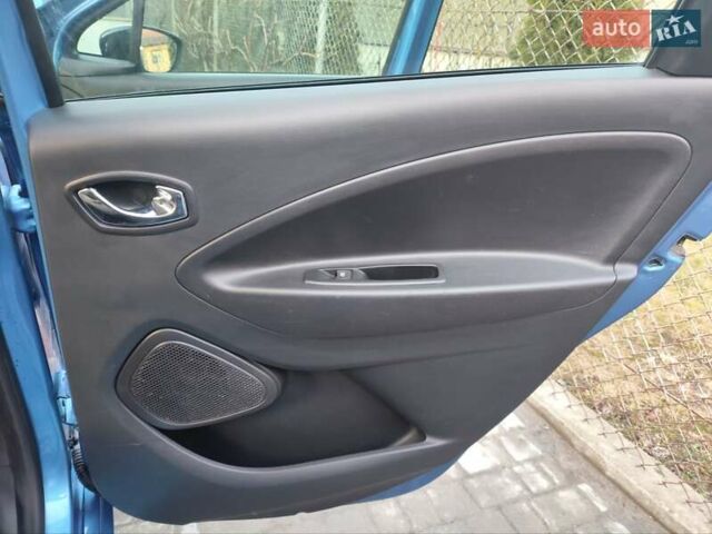 Синий Рено Зое, объемом двигателя 0 л и пробегом 95 тыс. км за 9200 $, фото 18 на Automoto.ua