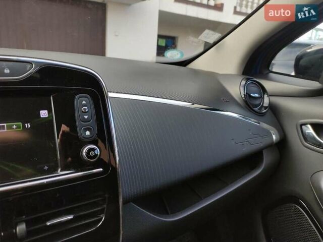 Синий Рено Зое, объемом двигателя 0 л и пробегом 112 тыс. км за 9400 $, фото 15 на Automoto.ua