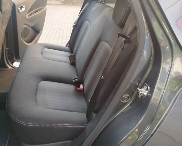 Синий Рено Зое, объемом двигателя 0 л и пробегом 62 тыс. км за 8900 $, фото 17 на Automoto.ua