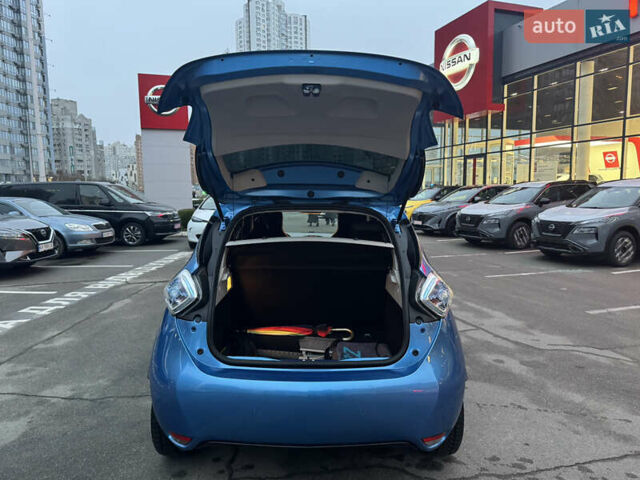 Синий Рено Зое, объемом двигателя 0 л и пробегом 61 тыс. км за 11400 $, фото 20 на Automoto.ua