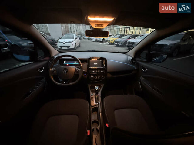 Синий Рено Зое, объемом двигателя 0 л и пробегом 61 тыс. км за 11400 $, фото 15 на Automoto.ua
