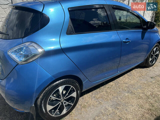 Синий Рено Зое, объемом двигателя 0 л и пробегом 128 тыс. км за 10199 $, фото 5 на Automoto.ua