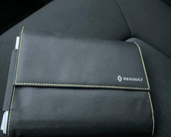 Синий Рено Зое, объемом двигателя 0 л и пробегом 101 тыс. км за 9300 $, фото 39 на Automoto.ua