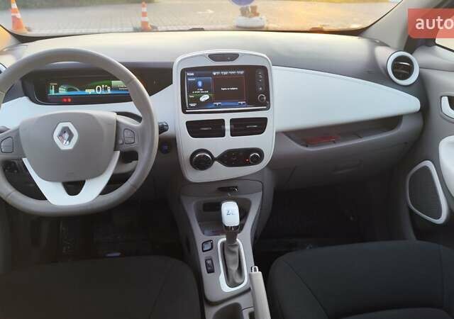 Синій Рено Зое, об'ємом двигуна 0 л та пробігом 82 тис. км за 9300 $, фото 23 на Automoto.ua