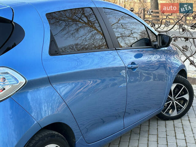 Синий Рено Зое, объемом двигателя 0 л и пробегом 104 тыс. км за 8600 $, фото 21 на Automoto.ua