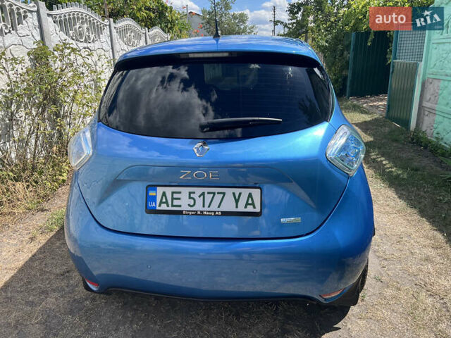 Синий Рено Зое, объемом двигателя 0 л и пробегом 128 тыс. км за 10199 $, фото 6 на Automoto.ua