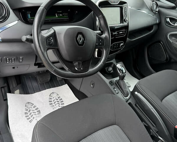Синий Рено Зое, объемом двигателя 0 л и пробегом 99 тыс. км за 9750 $, фото 28 на Automoto.ua