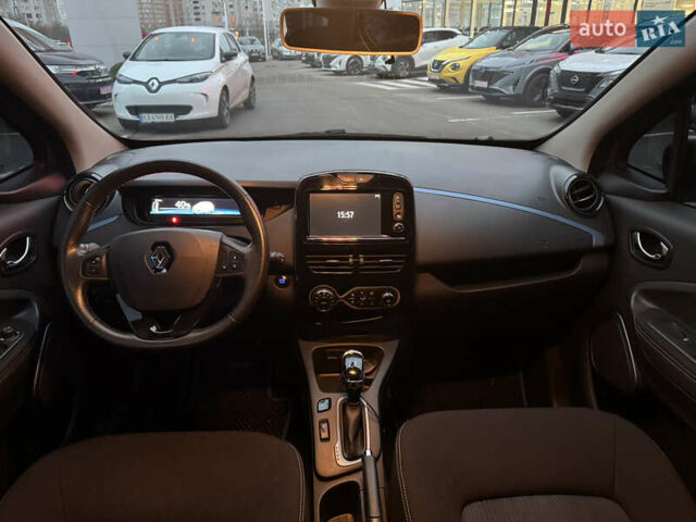 Синий Рено Зое, объемом двигателя 0 л и пробегом 61 тыс. км за 11400 $, фото 16 на Automoto.ua