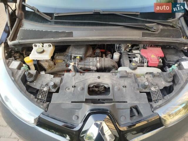 Синий Рено Зое, объемом двигателя 0 л и пробегом 62 тыс. км за 8900 $, фото 3 на Automoto.ua