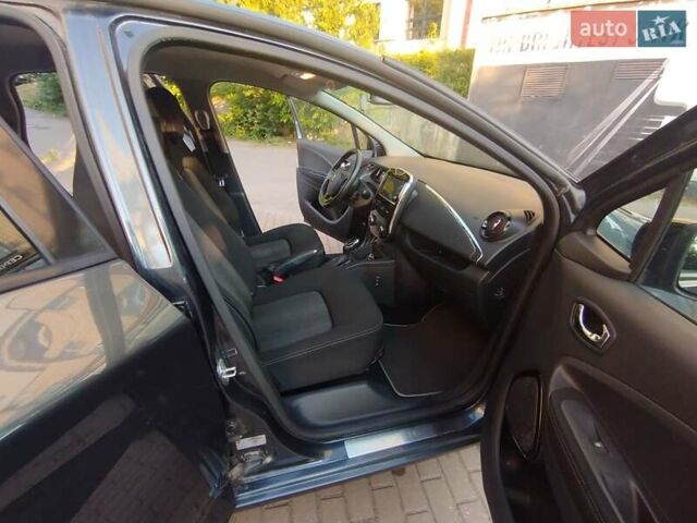 Синий Рено Зое, объемом двигателя 0 л и пробегом 62 тыс. км за 8900 $, фото 6 на Automoto.ua