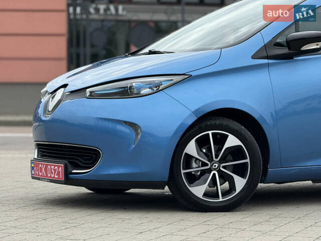 Синий Рено Зое, объемом двигателя 0 л и пробегом 99 тыс. км за 9500 $, фото 6 на Automoto.ua