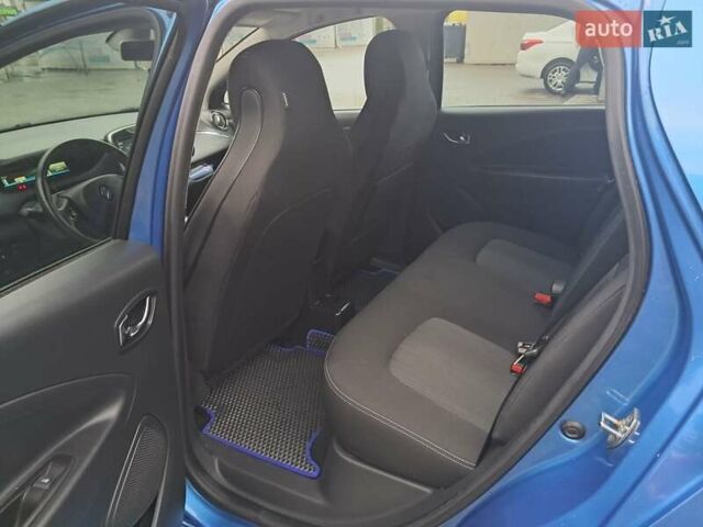 Синий Рено Зое, объемом двигателя 0 л и пробегом 141 тыс. км за 8999 $, фото 9 на Automoto.ua
